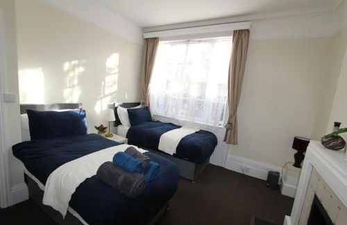 Perfect Family & Friends Home, Free Parking Security Onsite - Photo 46