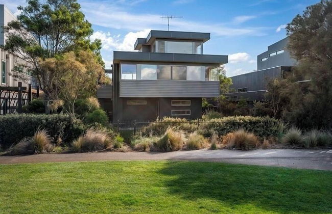 Gorgeous 5 Bedroom - Golf Course Views - Photo 25