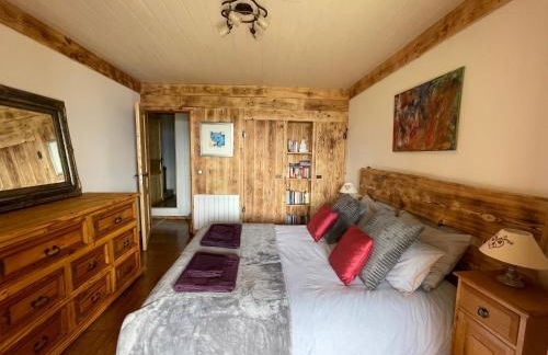 Chalet Le Doux Si, Large Self-Contained Apartment, 2km from Doucy-Combelouvière and close to Valmorel - Foto 9