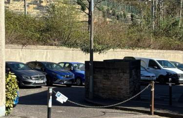 Royal Mile Escape-Free Parking - Photo 2