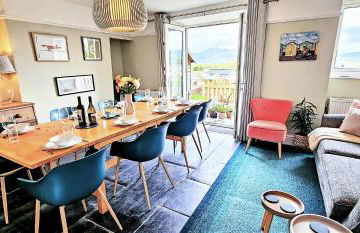 Harbour & Mountain Views, Porthmadog House, Sleeps 9, 4 Bedrooms, Two and Half Bathrooms - Photo 1
