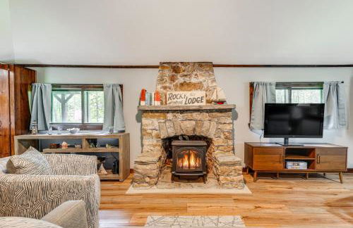 Walk to Barretts Park Wooded Cabin with Grill! - Foto 5