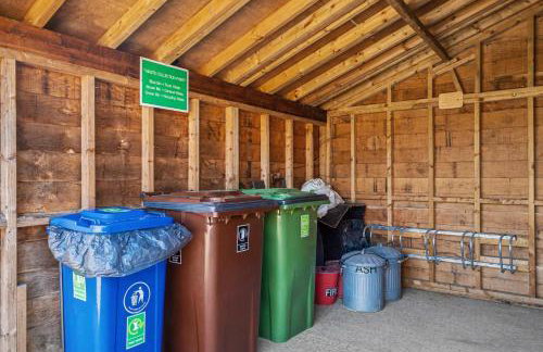 Willow Stylish pod with peaceful rural views - Photo 20