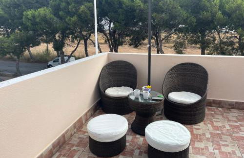 Stunning 3 bedroom Large House in Great Location - Foto 18