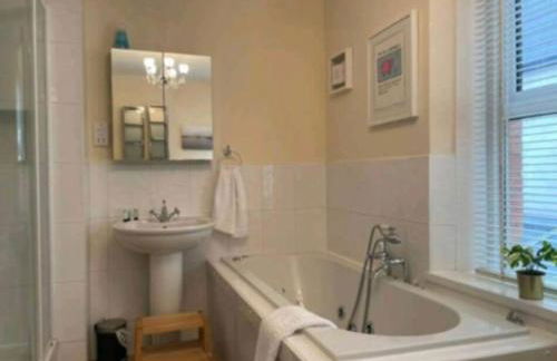 The Regal - Photo 12