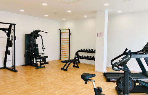 Luxury 3 Bedroom Apartment 300m from the Beach - Photo 39