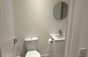 Epsom High Street Apartment 10 - Photo 14