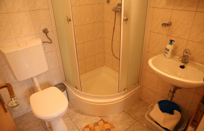 Sea front stone house - Photo 72