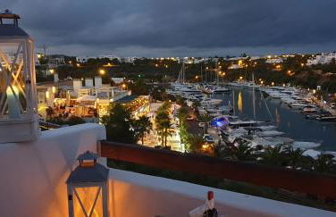 APARTMENT MARINA CALADOR HARBOURVIEW AIR CONDITION POOL GARDEN TERRASSE PORTO CARI spectacular location - Foto 2