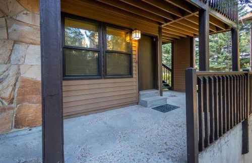 Luxuriously Contemporary Condo - Photo 2