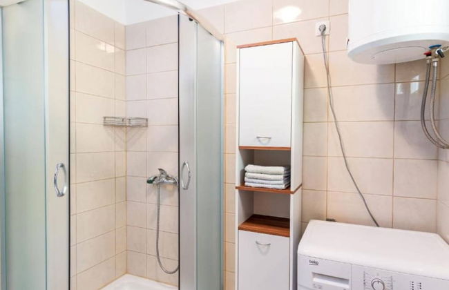 Tranquil Oasis Holiday Home Primorski Dolac With Pool - Foto 13