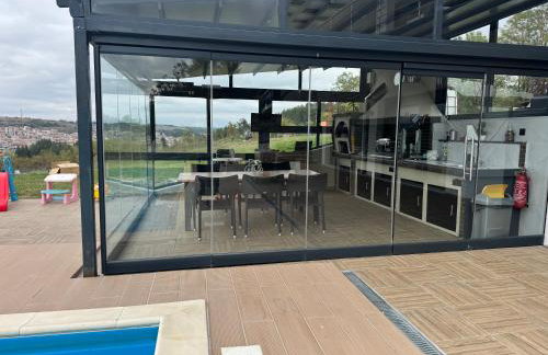 Luxury Villa Rafaela Οικογενειακή βίλα με ιδιωτική πισίνα, BBQ κ παιχνίδια Ιδανική για οικογένειες με παιδια - Foto 26