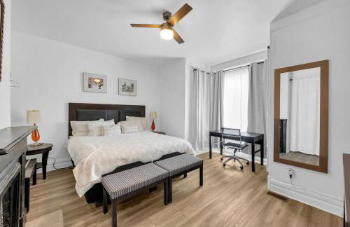 Detroit 3BR in Mexicantown | Sleeps 7 + WiFi - Foto 1