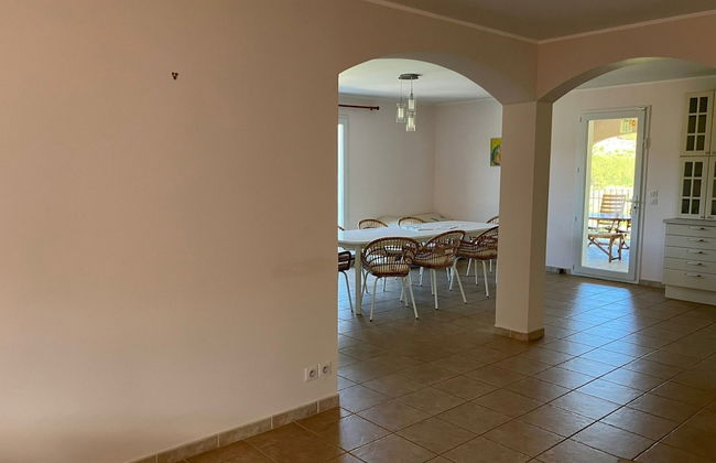 Villa With Private Pool and Jacuzzi - Photo 28