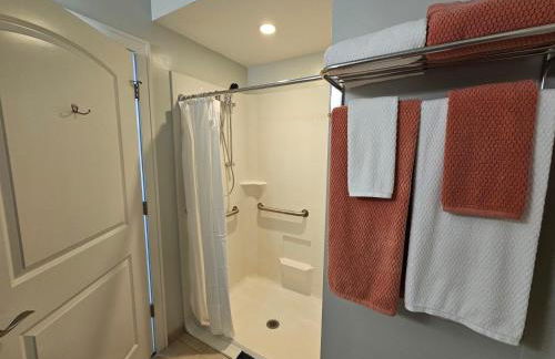 Luxurious 1 Bed 1 Bath Stay at the Historic Inman - Foto 8