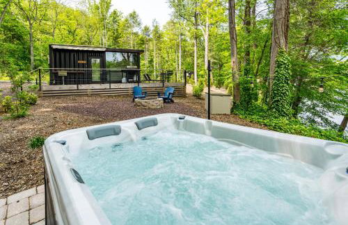Riverside Tiny Cabin w Hot Tub, Fire Pit, & Kayaks - Foto 6
