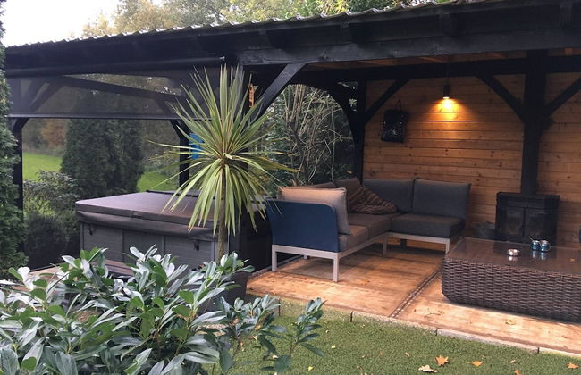 Alluring Holiday Home in Reutum-Weerselo with Hot Tub - Foto 17