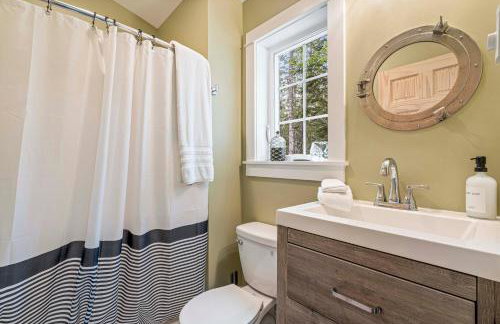 Secluded Bungalow Near Acadia and Bar Harbor -Private, Pet Friendly, Fire Pit - Foto 28