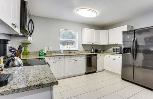 5 Mi to WDW! Spacious Resort Escape with Pool Access - Foto 6