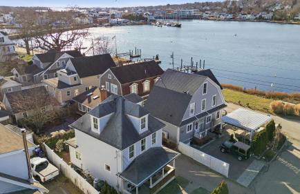 Historic Home and Cottage with Seaport View - Foto 1