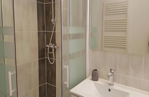 Peaceful Poolside Escape - Foto 19