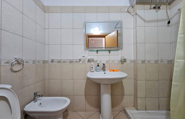 Sea View 1-bed Apartment in Vlore - Photo 9