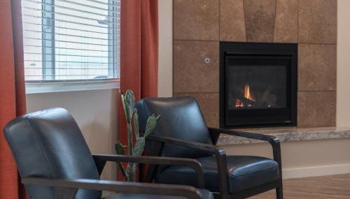 Stunning Views + Hot Tub + Location! 3 bed/3 bath - Foto 2