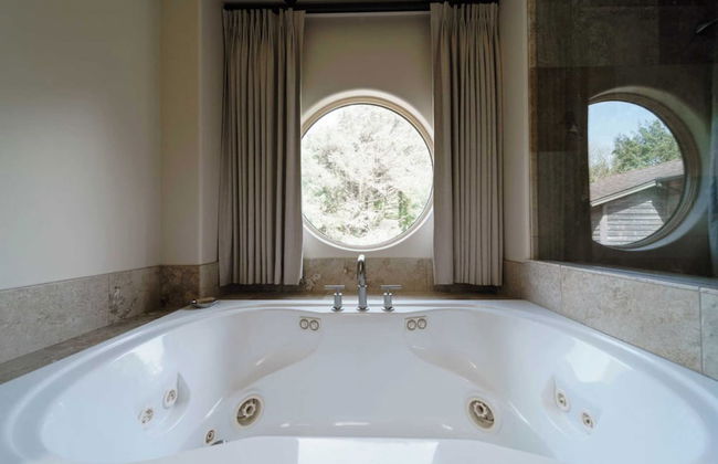 The Castle Rock Estate by Avantstay Steps From Arch Cape Beach w/ Hot Tub & Sauna - Foto 29