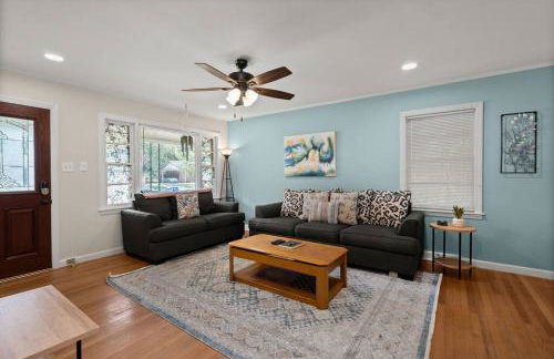 Cozy Home Across from Base, Close to Airport & Beaches - Photo 1