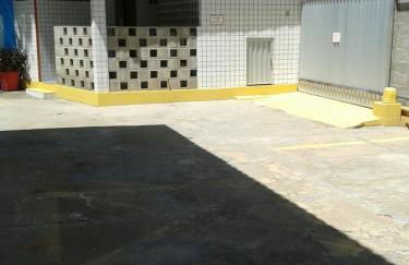 FLATS na Praia do Rio Âmbar, 40 m da praia, com 60 m2, cozinha completa, 2 quartos com ar condicionado, acomoda 8 pessoas, piscinas, área de lazer, WIFI, caseiro, ambiente familiar. - Foto 9