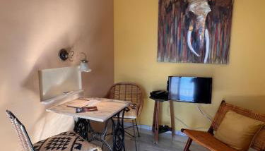 Estudio superior con vistas y pequeña terraza en Maro - Foto 5