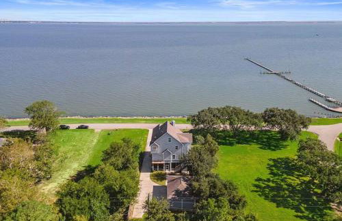 Stunning bayfront home with spacious deck and incredible Galveston Bay views - Foto 56