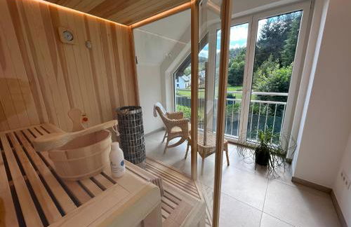Wellness-Ferienhaus mit Dampfbad & Sauna am Nürburgring - Foto 1