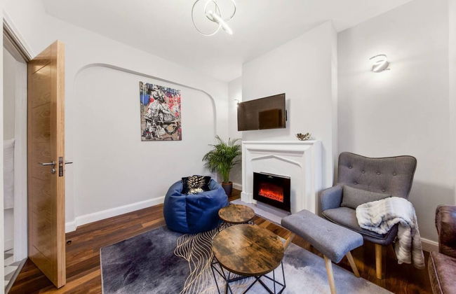 Home Away From Home With an Indoor Fireplace! - Foto 16