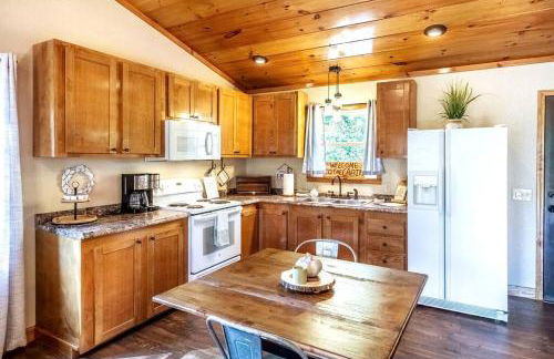 *New Owner Special* Cozy Cabin with mountain views - Foto 4