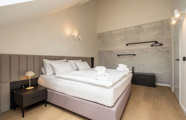 HONEST Karlín - Foto 22