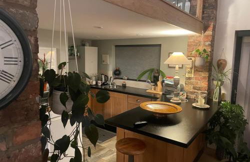 Private Luxury Open-Plan Barn Conversion - Photo 32