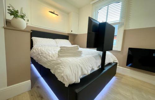 A4 HighTown Studio Apartment, Steps from Luton Train Station - Foto 3