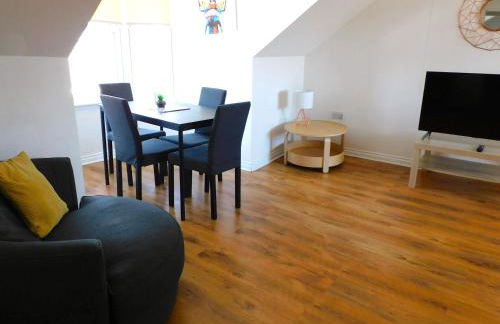 No 11 - Contemporary 2 Bedroom Apartment in Lanark Town Centre - Photo 3