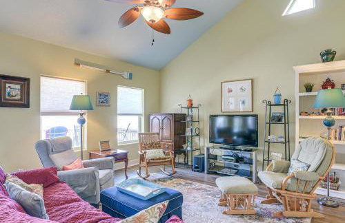 Steps to Crystal Beach! Family and Pet-Friendly Home - Foto 13