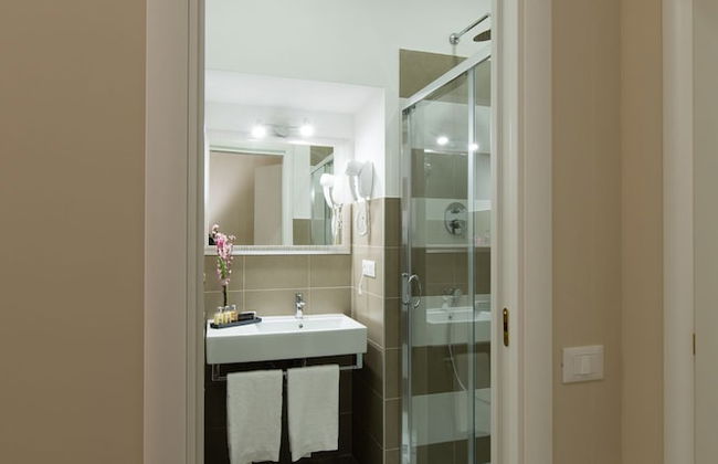 Bloom Apartment by La Griffe - Photo 17