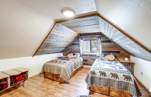 Hike, Hunt and Fish! Outdoor Pine Haven with Yard - Foto 17