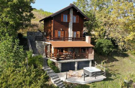 Mountain Villa Carin - Jacuzzi - Panoramic View - 4 Bedrooms - Free Private Parking - Near Zagreb - Photo 3