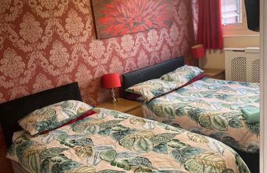 "Snooze Central" - City Centre Apartments above Victoria Centre Shopping Centre with full Kitchen in Milton Street - up to 4 Beds - most Central Location next to the Hilton Hotel - Outdoor Parking for Cars or Vans five pounds a day - Sunday 1pm Check-Out - Photo 71