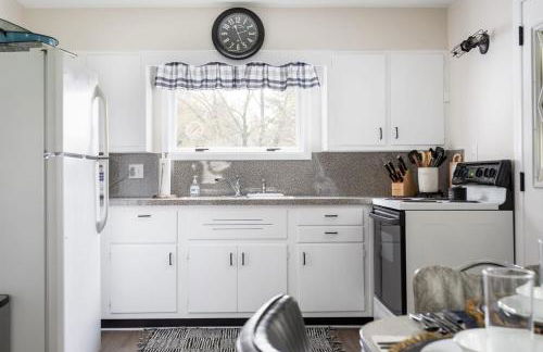 Cedar Creek Cottage Close to Downtown Traverse City Beaches and the TART Trail - Foto 15