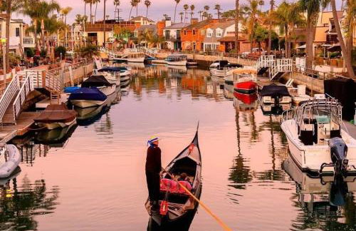 Beautiful 2 Story Right by the Water, Ocean View - Foto 1