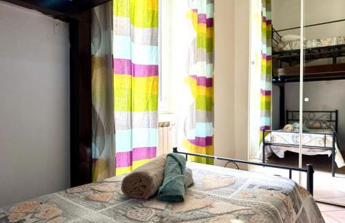 Appartamento per 5 persone su una scalinata storica a 9 minuti a piedi dalla stazione e 12 dal centro - Vista sui tetti della città - Zona collinare residenziale - Foto 22