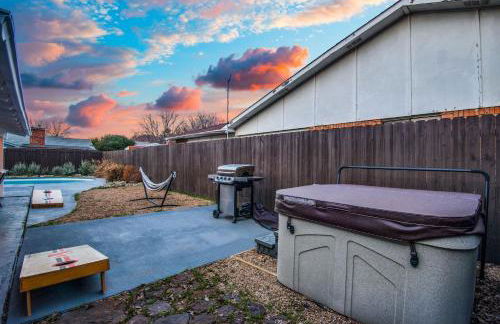 Jacuzzi & Pool House w/Game Room + Fire table - Foto 29