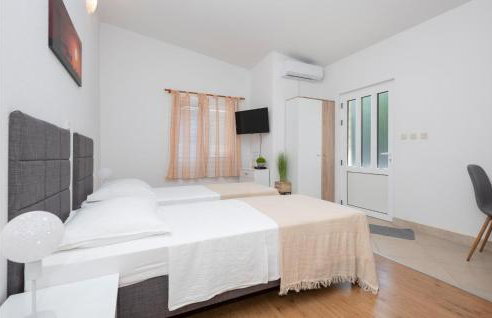 Amazing Home In Vrgorac With Wifi - Photo 47