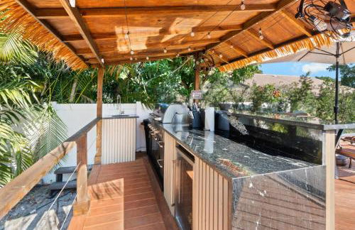 Plantation Pool Home with Hot Tub Sleeps 10 - Foto 51